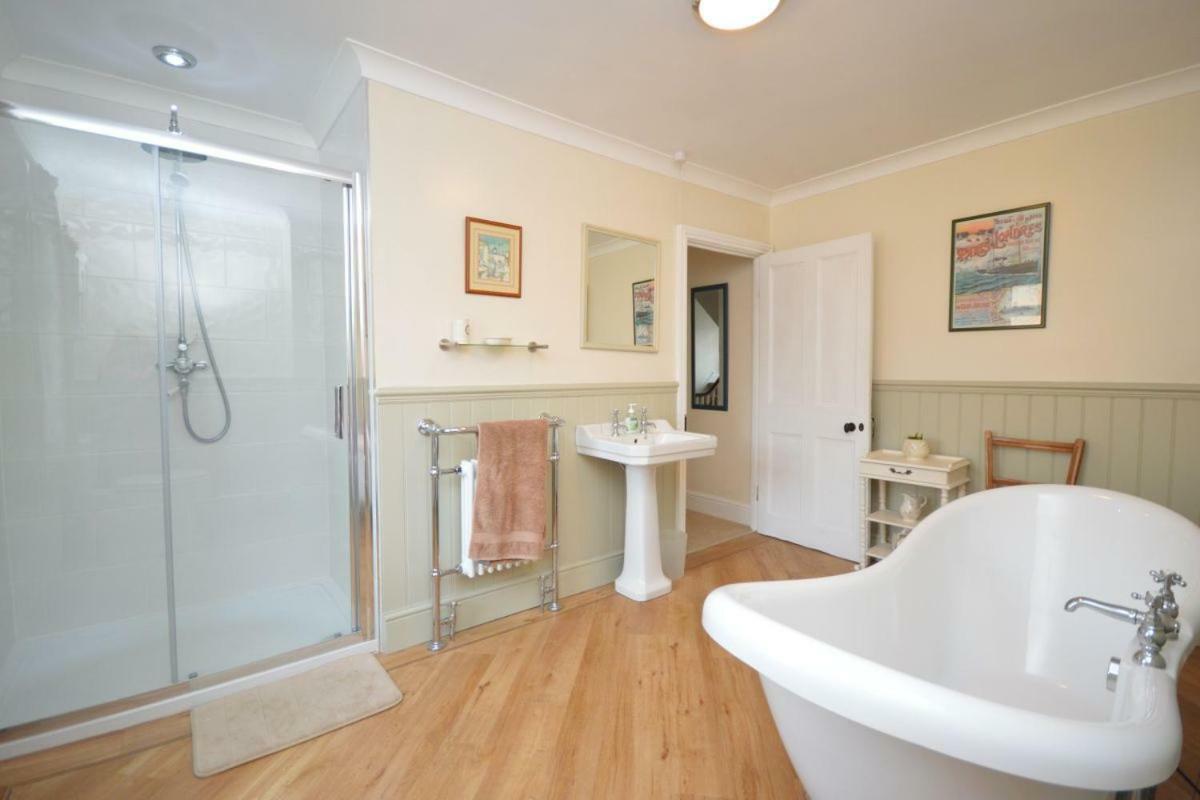 Deerness, 4Star Gold Award 2024, Whitby Villa Exterior photo